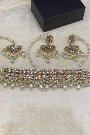 Farshi Kundan Chokar Set