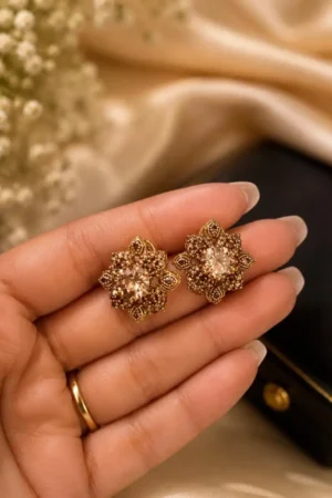 Zehra Gold studs