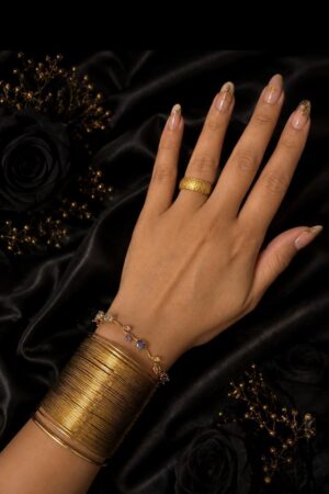Fine bangles shaped Handcuff
