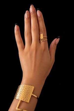 Overlapped Handcuff with ring