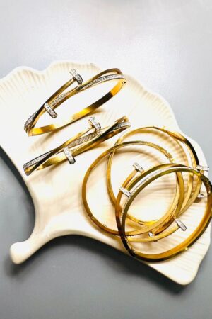 Symbol of Delicacy Handcuff