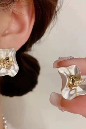 Two-tone Flower Studs