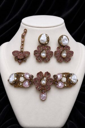 Mosaic Garden Pearl Chokar Set