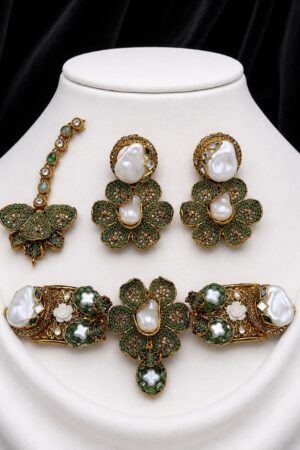 Mosaic Garden Pearl Chokar Set