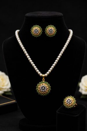 Elegant Green Pearl Set